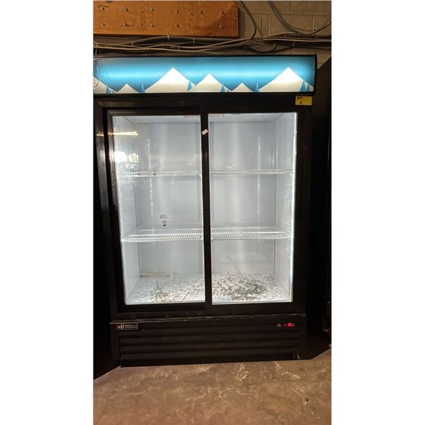 EFI PORTABLE COMMERCIAL UPRIGHT DISPLAY COOLER MODEL EFI#C2S-52.4GD