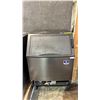 Image 1 : MANITOWOC ICE MAKER MODEL UDF024DA-161B