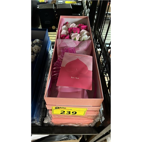 *NEW IN BOX*  (3) TEDDY BEAR BOUQUET