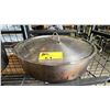 Image 2 : STAINLESS STEEL STOCK POT & 20" DIAMETER RONDEAU PAN