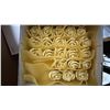 Image 3 : LARGE BOX OF ASSORTED ROYAL ICING FLOWERS