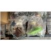 Image 4 : SHELF OF ASSORTED PLASTIC CAKE DECORATIONS