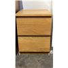 Image 2 : 4-DRAWER WOOD DRESSER WITH 2-DRAWER SIDE TABLE