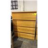Image 3 : 4-DRAWER WOOD DRESSER WITH 2-DRAWER SIDE TABLE