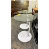 Image 2 : PAIR OF 18" DIAMETER GLASS TOP SIDE TABLES