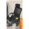 Image 2 : MESH BACK ROLLING OFFICE CHAIR