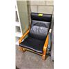 Image 1 : MODERN LOUNGE CHAIR
