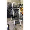 Image 2 : UBERHAUS 5' STEP LADDER & 3' STEP LADDER
