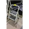 Image 3 : UBERHAUS 5' STEP LADDER & 3' STEP LADDER