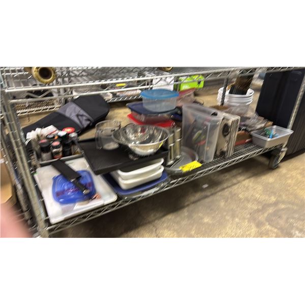 SHELF OF ASSORTED ITEMS INCLUDING; KITCHEN KNIVES, AIR-TIGHT CONTAINERS, CASSEROLE DISHES & MORE