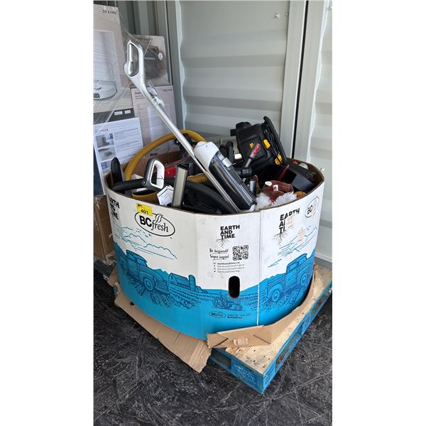 PALLET OF ASSORTED ITEMS INCLUDING VACUUMS, HEATER AND PLUSH TOYS-*MUST TAKE ALL / WORKING