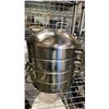 Image 4 : SHELF OF STAINLESS STEEL STEAMERS & SMALL BOWLS