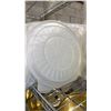 Image 3 : SHELF OF PLASTIC TABLECLOTHS & PLASTIC LIDS