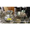 Image 2 : SHELF OF ASSORTED STAINLESS STEEL COOKWARE & MINIATURE FRY BASKETS