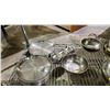 Image 2 : SHELF OF ASSORTED STAINLESS STEEL COOKWARE, PLATES AND CONDIMENT/SAUCE TRAYS
