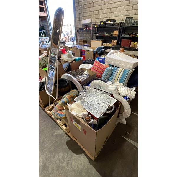 PALLET OF ASSORTED HOUSEHOLD ITEMS: MIRRORS, CARPET RUNNER, KITCHENWARE & MORE - *MUST TAKE ALL ON