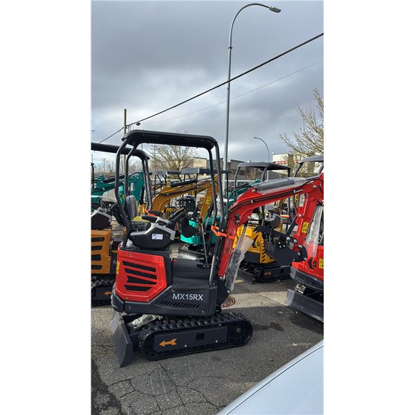 *NEW* CFG INDUSTRIAL MX15RX MINI EXCAVATOR WITH KEY & REPAIR TOOLBOX - 940KG LOAD CAPACITY