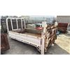 Image 1 : 9.5' TRUCK BED WITH COLLAPSIBLE SIDE WALLS AND POWER TAIL GATE 5'7"W