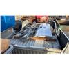 Image 4 : 2012 FORD SUPER DUTY 4X4 TRUCK BOX WITH TAILGATE & BUMPER 8' X 6'