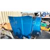Image 2 : WESTERN STAR SEMI TRUCK FIBERGLASS HOOD (TOP CORNERS DAMAGED)