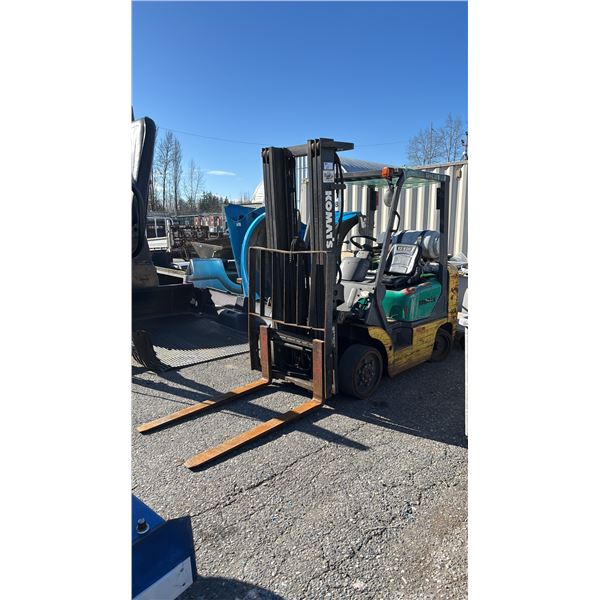 KOMATSU C50BXPS FORKLIFT YELLOW S# 586879A - *NO PROPANE TANK*