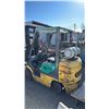 Image 2 : KOMATSU C50BXPS FORKLIFT YELLOW S# 586879A - *NO PROPANE TANK*