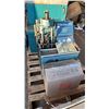 Image 1 : HARTRIDGE 274 GM CUMMINS INJECTOR TEST STAND WITH BOX OF PARTS