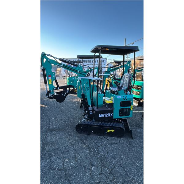 *NEW* CFG INDUSTRIAL MH12RX MINI EXCAVATOR WITH KEY & REPAIR TOOLBOX - 800 KG LOAD CAPACITY