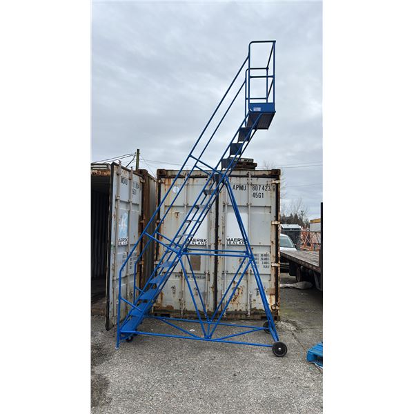 16' PORTABLE STAIRCASE