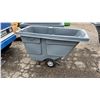 Image 1 : ULINE STANDARD TILT TRUCK (NO HANDLE)
