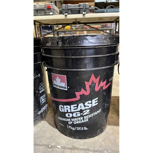17KG BUCKET OF PETRO CANADA GREASE OG-2 PREMIUM WATER RESISTANT EP GREASE
