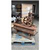 Image 3 : ANTIQUE SERVICE STATION EQUIPMENT CO LTD AIR COMPRESSOR