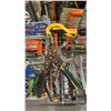 Image 4 : SHELF OF ASSORTED HAND TOOLS: RIGHT CUT AVIATION SNIPS, BALL MOUNT TRAILER HITCH, CLAMPS & MORE