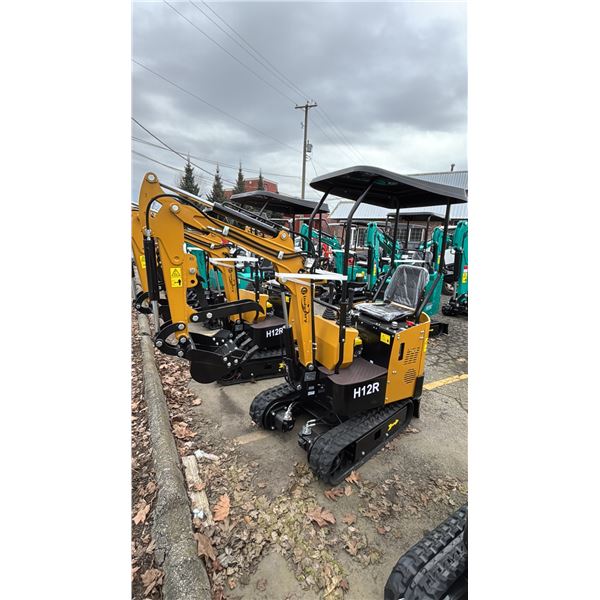 *NEW* CFG INDUSTRIAL H12R MINI EXCAVATOR WITH KEY & REPAIR TOOLBOX - 800KG LOAD CAPACITY
