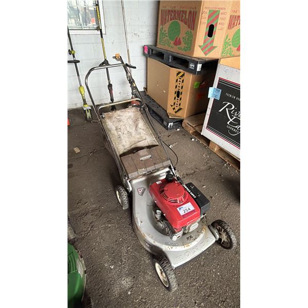 HONDA GAS MOWER WITH REAR BAG