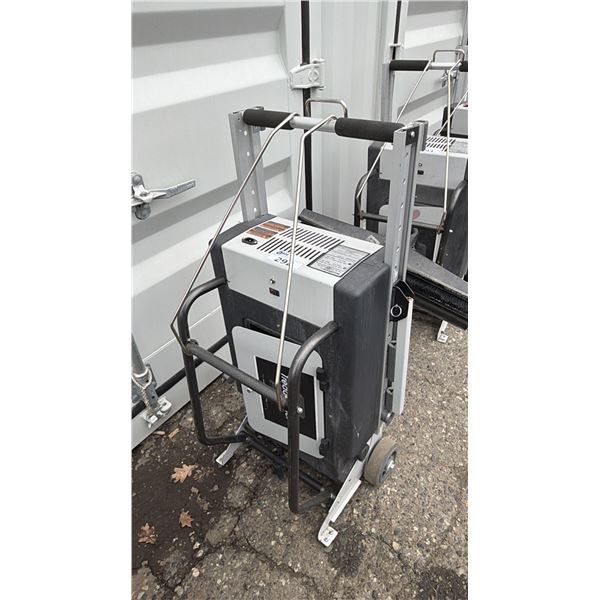 TREADMASTER ESCALATOR CLEANING SYSTEM