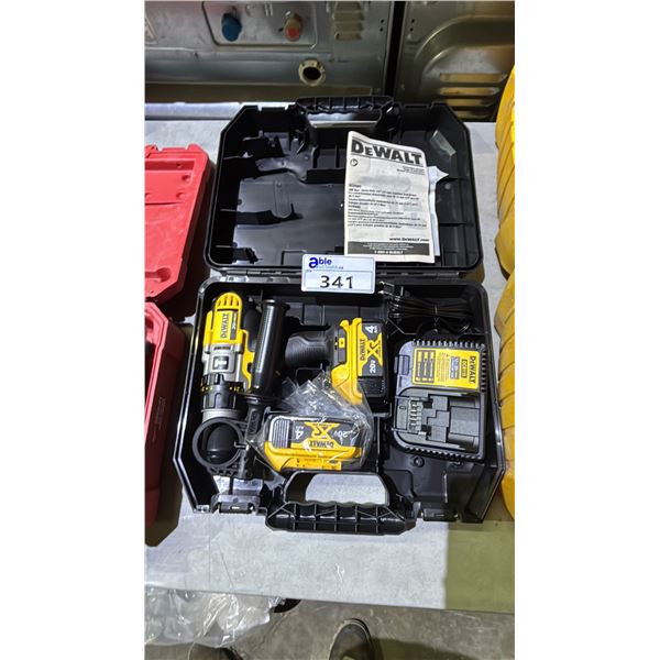 DEWALT DCD980 CORDLESS DRILL IN CASE