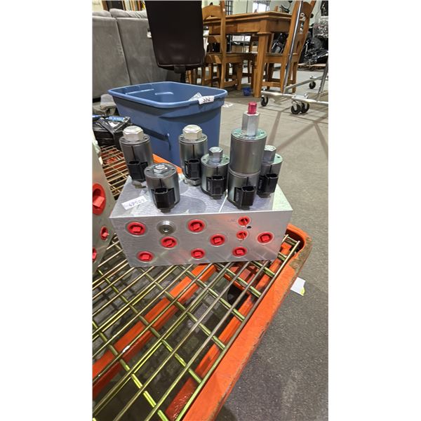 HYDRAULIC VALVE MANIFOLD
