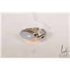 Image 1 : 18kt yellow and white gold ring set with 5.50ct light lavender chalcedony quartz cabochon cut gemsto