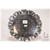 Image 1 : Sheffield 1904 sterling silver tray with sculpted edge and engraved interior. 7-1/4" in diameter
