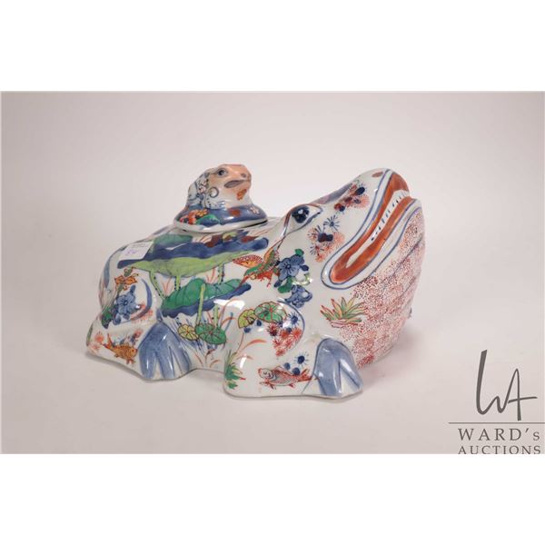 Vintage oriental Doucai porcelain lidded frog container, 10" in length