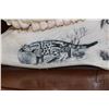 Image 11 : Vintage horse skull with decorative scrimshaw drawing featuring African animals including giraffes, 