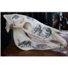 Image 2 : Vintage horse skull with decorative scrimshaw drawing featuring African animals including giraffes, 