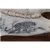 Image 4 : Vintage horse skull with decorative scrimshaw drawing featuring African animals including giraffes, 