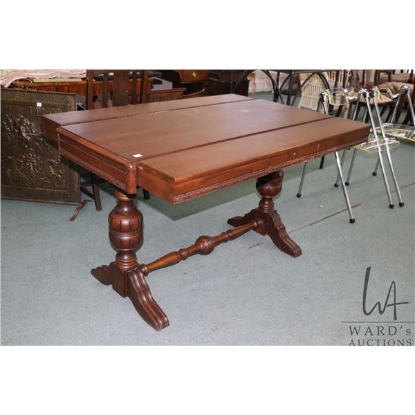 Mid 20th century Tudor style extending sofa table with bulbous supports and single drawer, 48" W X 2