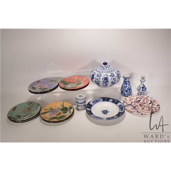 Tray lot of collectibles including pumpkin shaped blue and white lidded dish, Imari plate, Flow blue