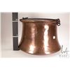 Image 2 : Large hand hammered copper kettle with wrought iron handles, 14 1/2" in diameter and 10 1/2" in heig