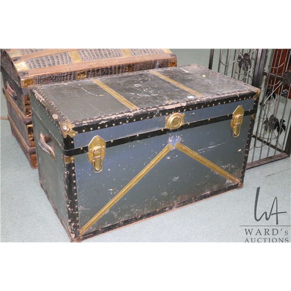 Antique metal bound steamer trunk with removable tray, 21" H X 37" W X 20" D