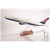Image 4 : Canadian Airplanes passenger jet model 767, give in 1988 to employees, 1: 100 scale