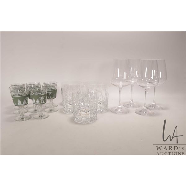 Tray lot of glassware including five heavy tumblers, four crystal wine glass and eight Jeanette Hell